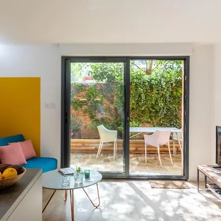 Monserby Apartment *